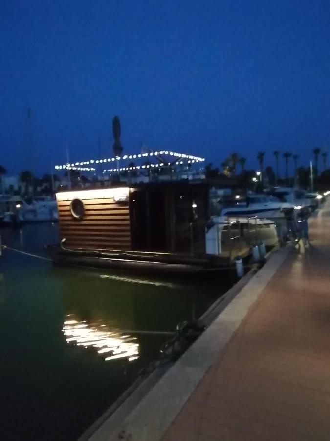Botel La Maison Bateau Sotogrande