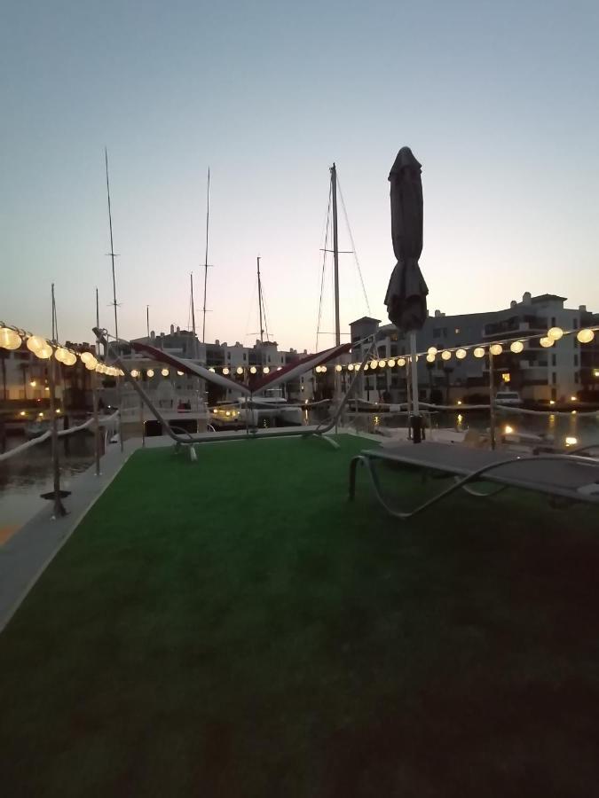 Hotel en barco La Maison Bateau Sotogrande *