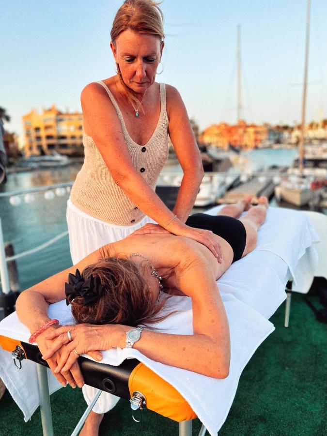 La Maison Bateau Sotogrande Hotel en barco *