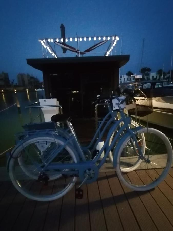 Hotel en barco La Maison Bateau Sotogrande *