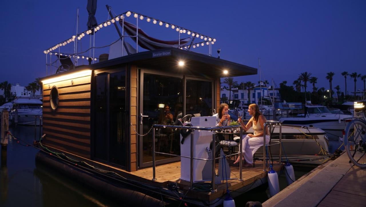 La Maison Bateau Sotogrande Botel *