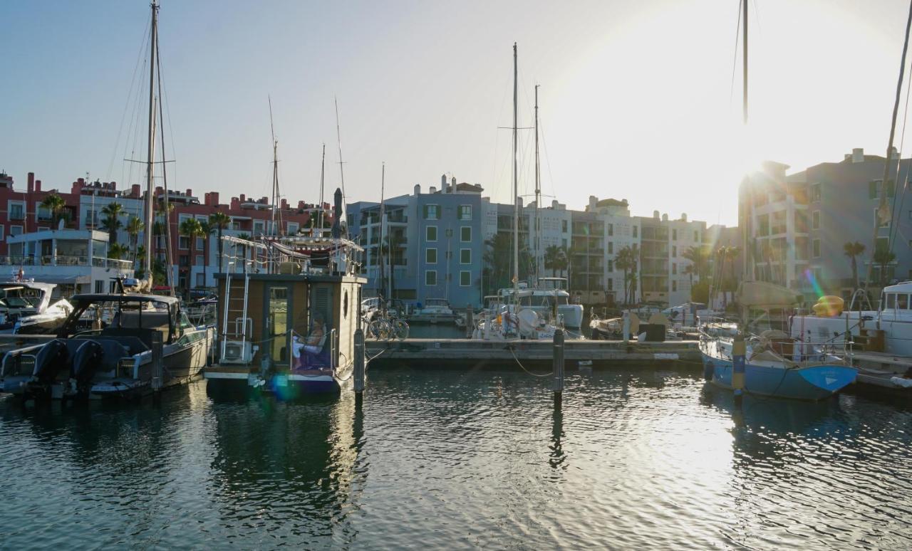 La Maison Bateau Sotogrande Botel